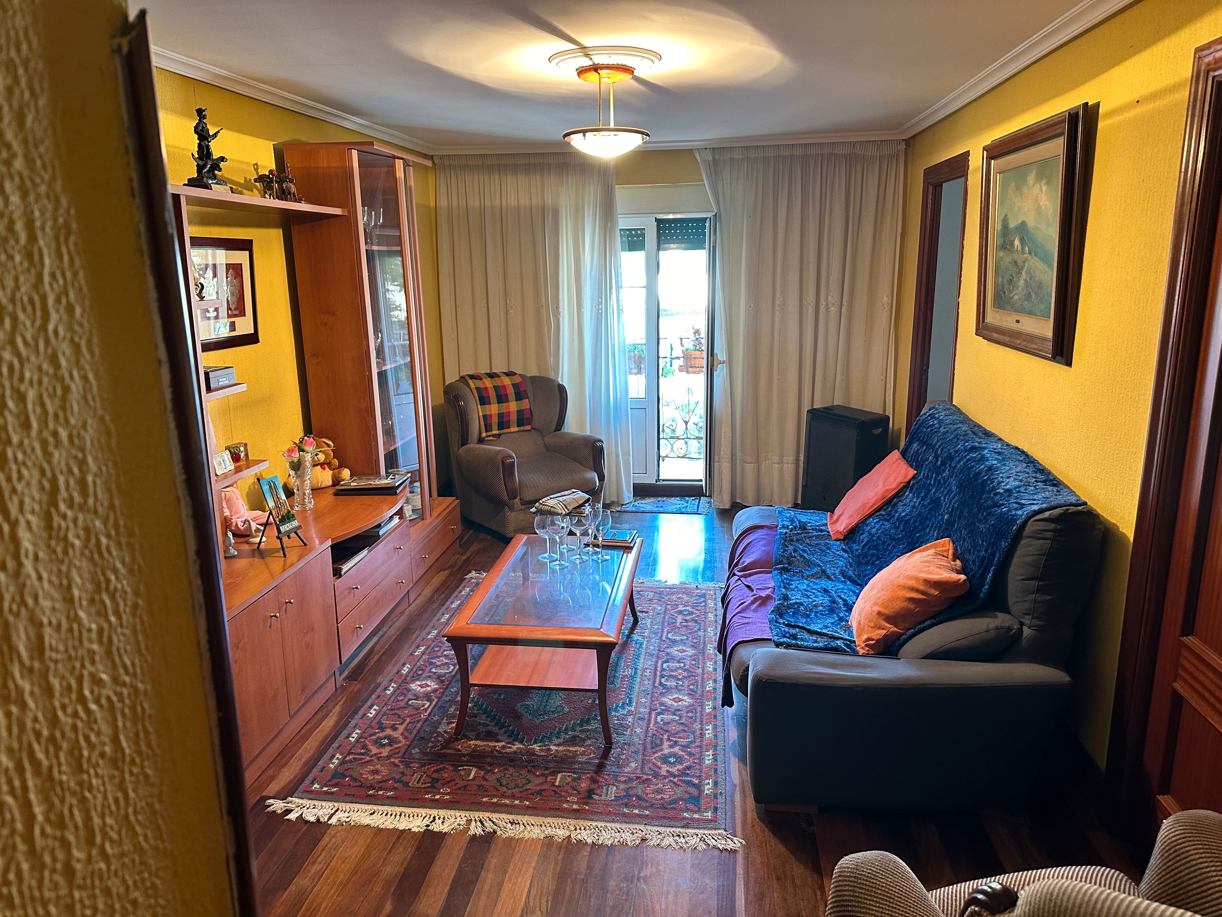 Sala d'estar de Àtic en venda en Zumaia amb Moblat