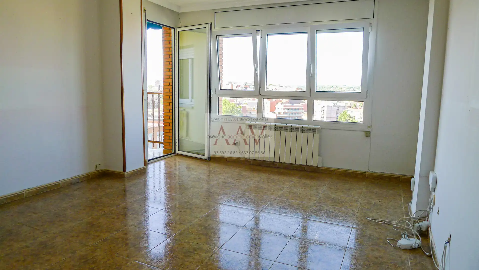 Habitación de Piso en venta en Cerdanyola del Vallès con Calefacción, Horno y Balcón