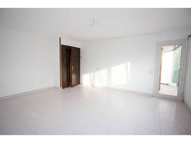 Piso en Venta en Avenida Sant Narcís en Sant Narcís