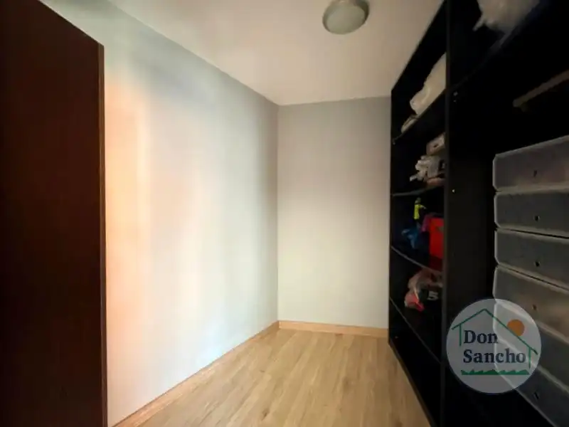 Casa adosada en venta en Santovenia de Pisuerga con Calefacción y Terraza
