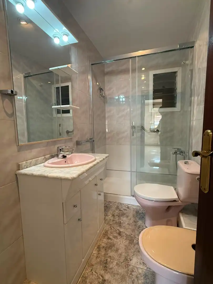 Baño de Piso en venta en Barcelona con Calefacción, Parquet y Horno