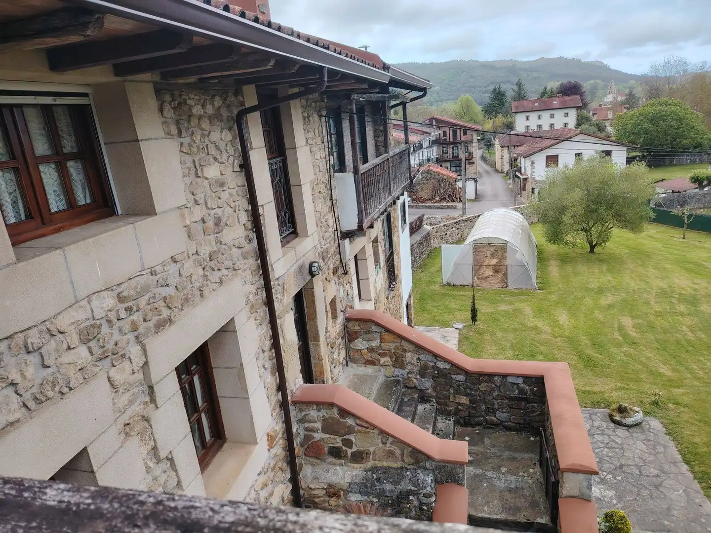 Vista exterior de Casa adosada en venda en Liendo amb Calefacció, Jardí privat i Terrassa