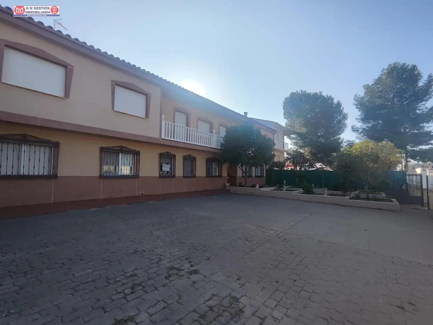 Maison rustique avec jardin à vendre à Puerto Lápice
