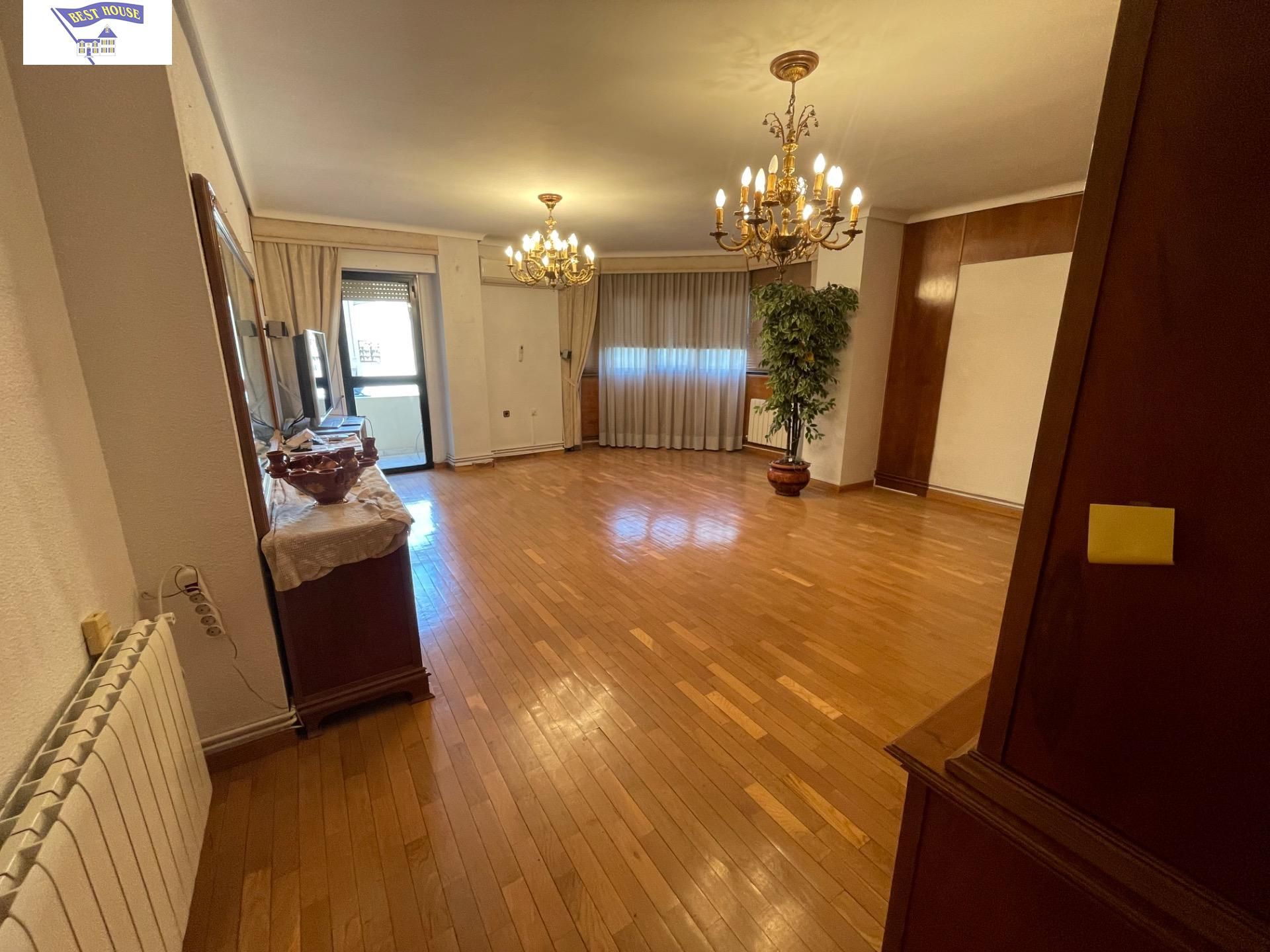 Living room of Flat for sale in  Albacete Capital  with Heating, Parquet flooring and Terrace