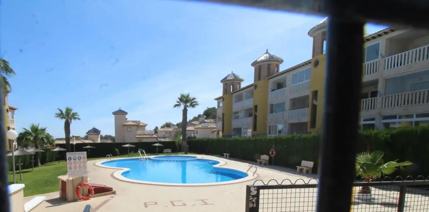 Piscina de Casa adosada en venta en Orihuela con Jardín privado, Terraza y Amueblado