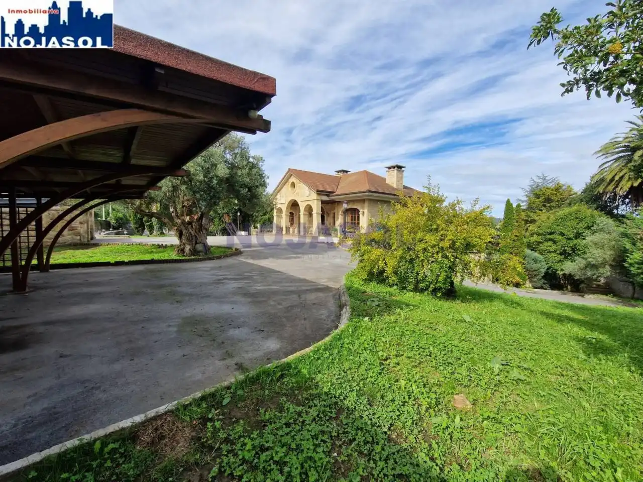Vista exterior de Casa o chalet en venta en Noja con Aire acondicionado, Calefacción y Jardín privado
