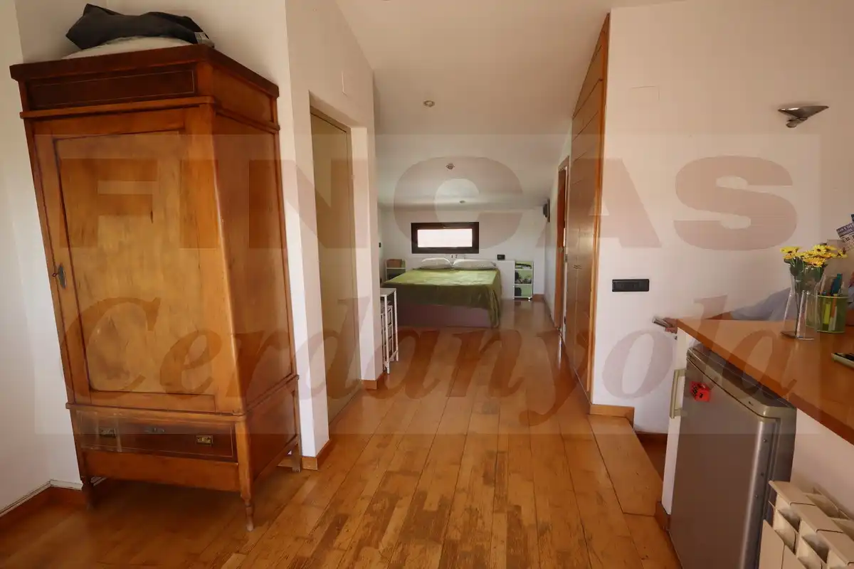 Dormitori de Casa adosada en venda en Cerdanyola del Vallès amb Aire condicionat, Calefacció i Terrassa
