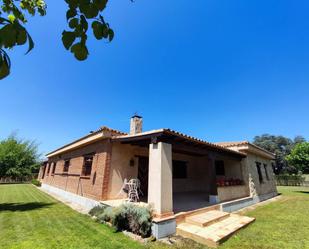 Exterior view of House or chalet for sale in Valverdón  with Terrace and Balcony