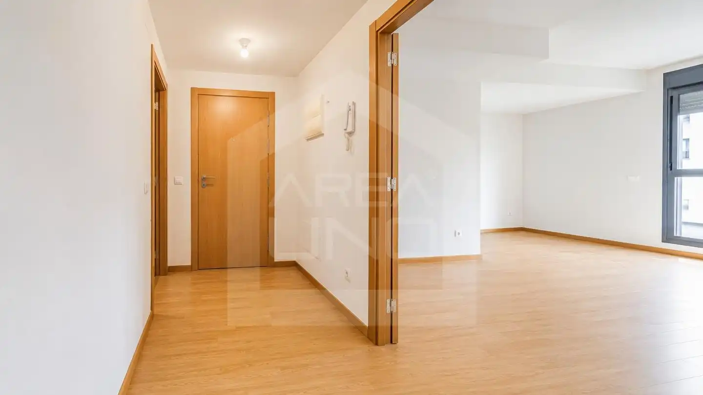 Flat for rent in Móstoles  with Air Conditioner, Heating and Storage room
