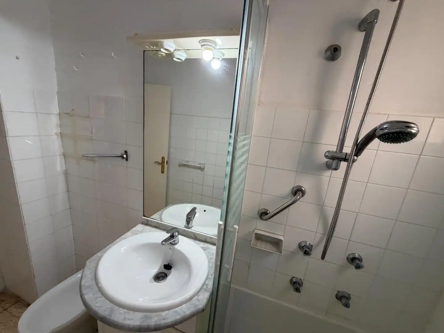 Baño de Piso en venta en Cádiz con Balcón