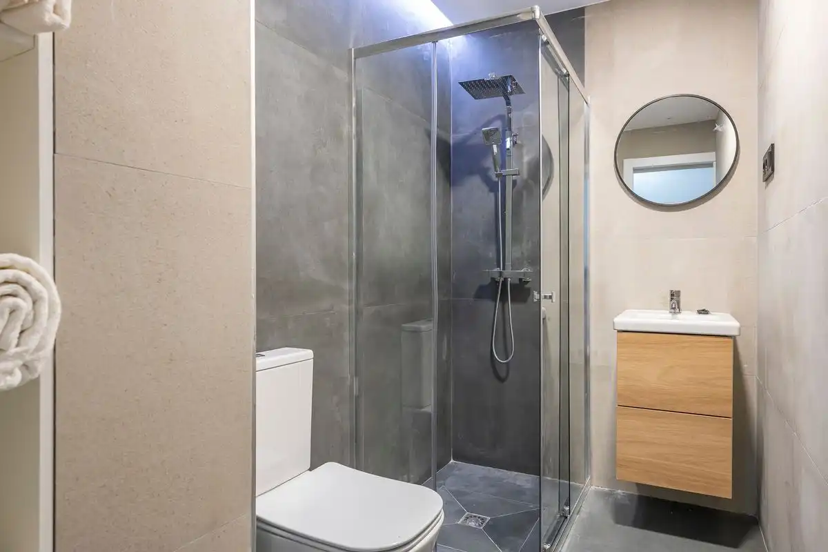 Badezimmer von Loft zum Verkauf in Madrid mit Klimaanlage, Heizung und Möbliert