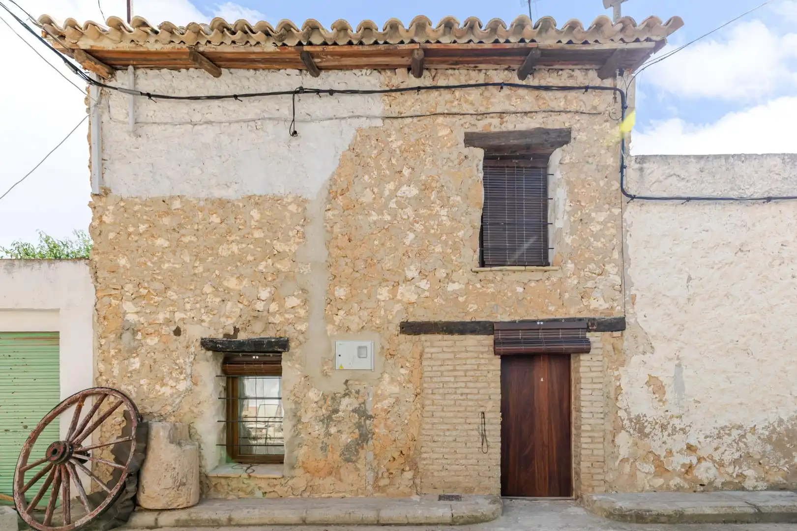 Vista exterior de Finca rústica en venta en Venta del Moro con Jardín privado, Terraza y Amueblado