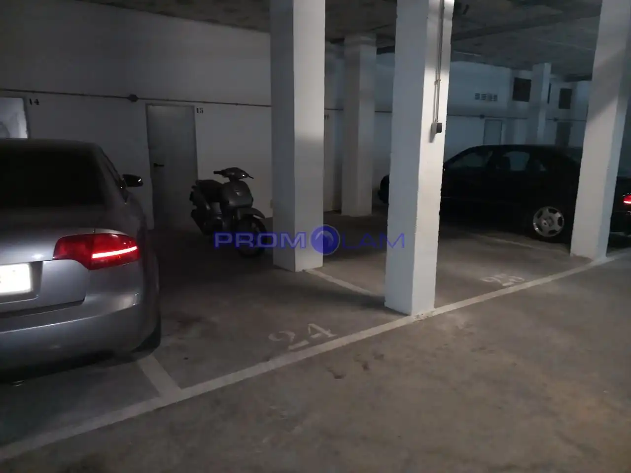 Parkplatz von Garage zum Verkauf in Pilas