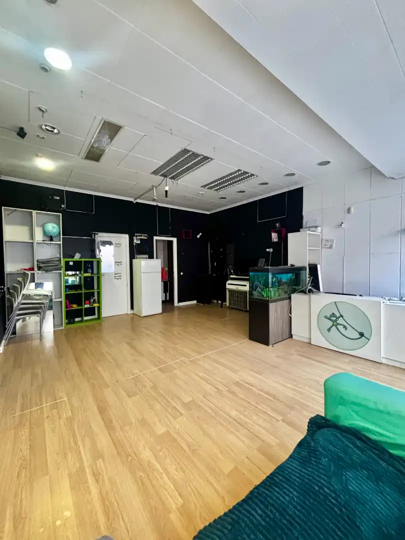Local comercial en alquiler en Zona Centro - Ayuntamiento