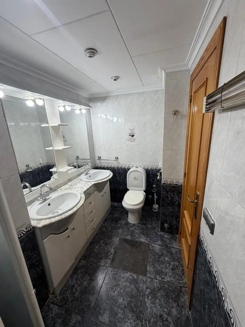 Baño de Piso en venta en Valencia con Balcón