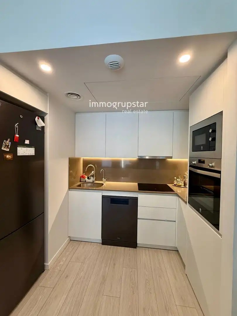 Attic for sale in Santiago, 22, Eixample Sud – Migdia