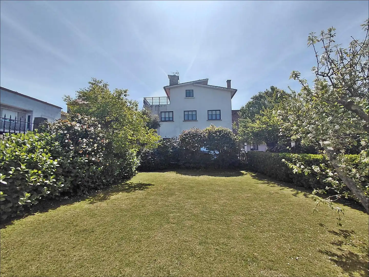 Casa amb terrassa en venda a Avenida Avenida Bouza Martín