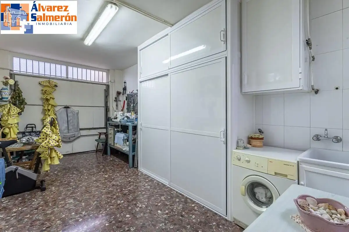 Kitchen of Houses for sale in Granada  with Air Conditioner, Heating and Terrace