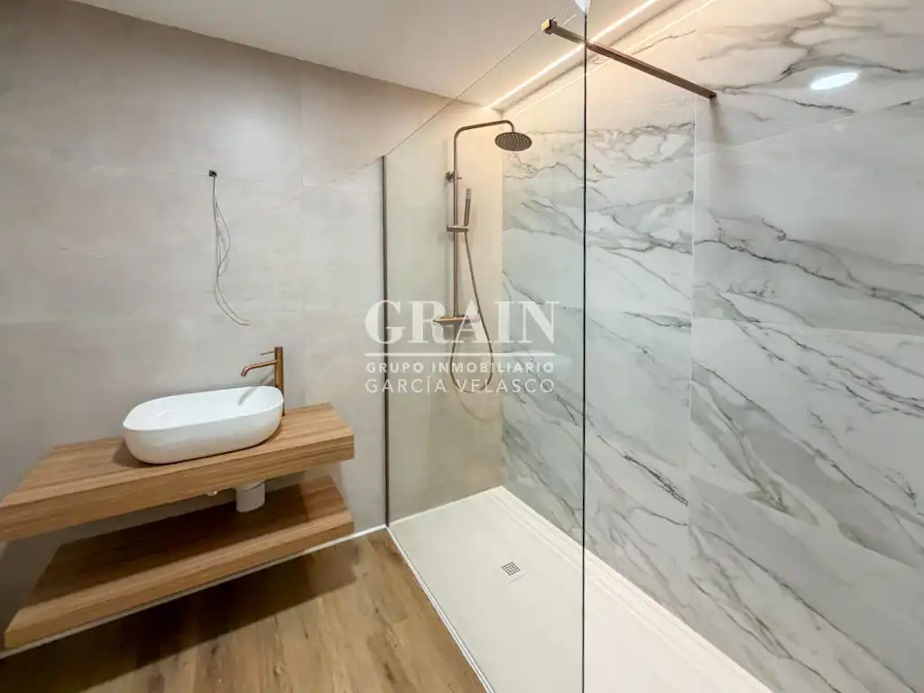 Baño de Piso de alquiler en Centro