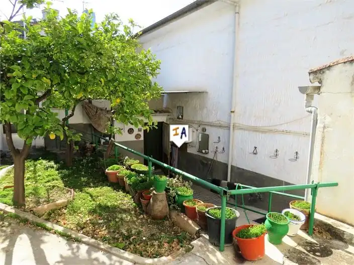 Jardí de Casa adosada en venda en Alcaudete amb Traster