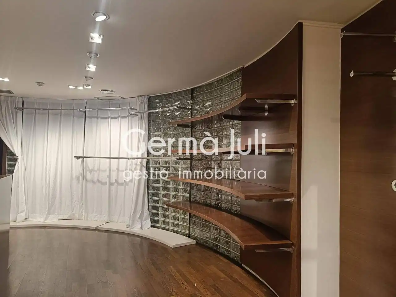 Local de alquiler en Badalona con Aire acondicionado