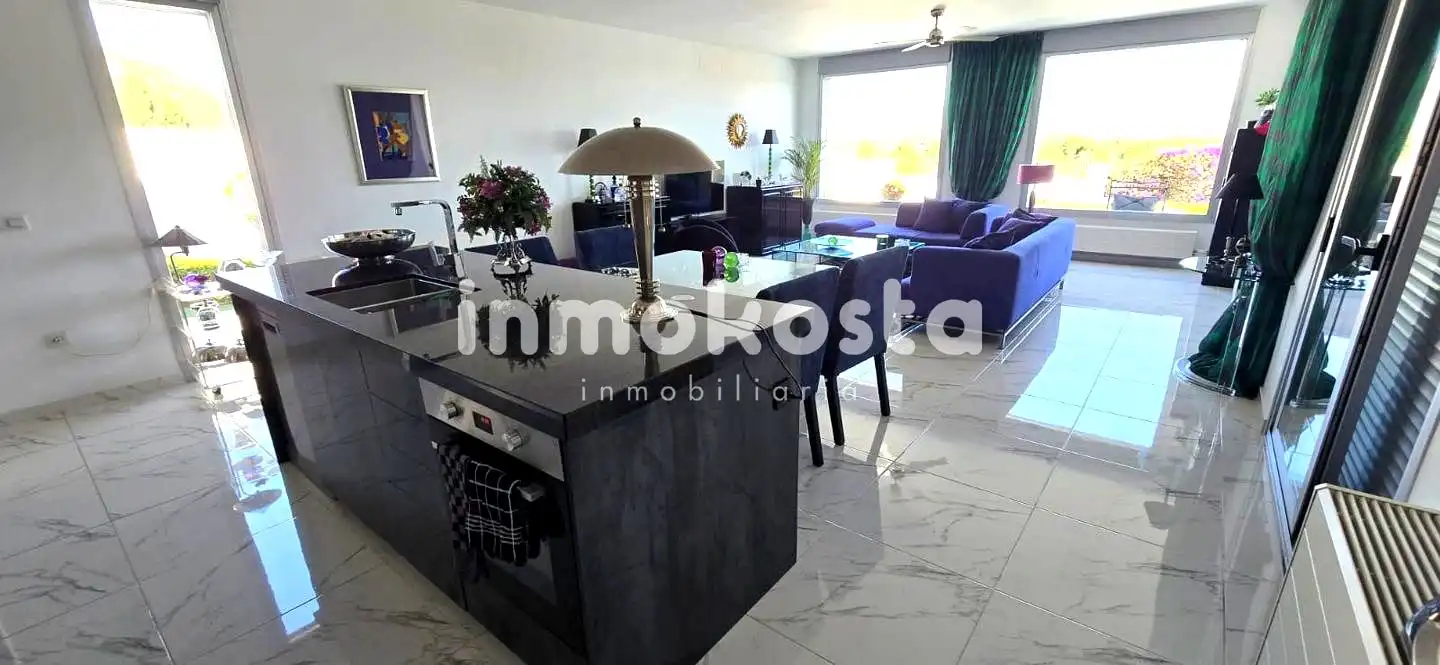 Sala d'estar de Casa o xalet en venda en Polop amb Aire condicionat, Calefacció i Jardí privat