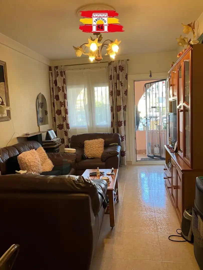 Sala de estar de Planta baja en venta en Orihuela con Calefacción, Jardín privado y Trastero