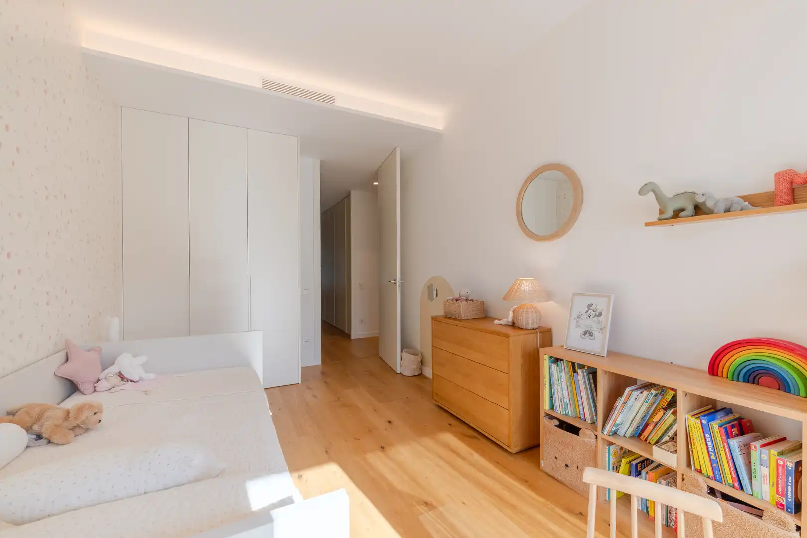 Bedroom of Flat for sale in Girona  with Air Conditioner, Heating and Parquet flooring