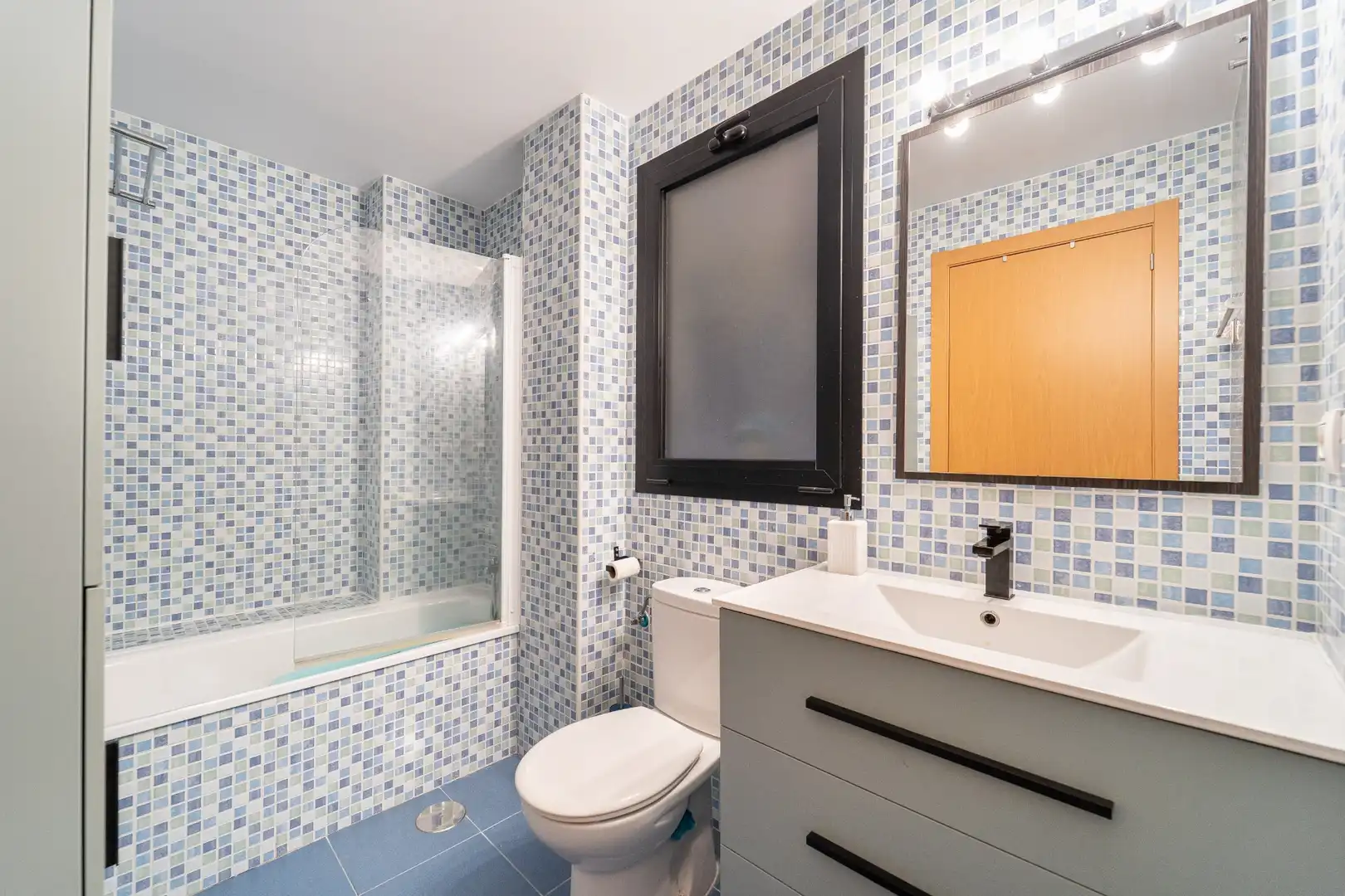 Baño de Planta baja en venta en Navalcarnero con Aire acondicionado, Calefacción y Trastero