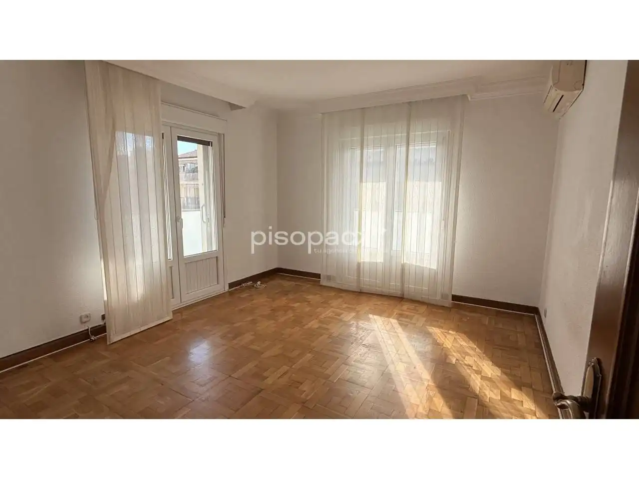 Habitación de Piso en venta en  Pamplona / Iruña con Aire acondicionado, Terraza y Trastero