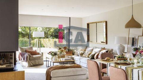 Photo 4 of Single-family semi-detached for sale in Avda de Los Miliarios, Nuevo Cáceres, Cáceres Capital