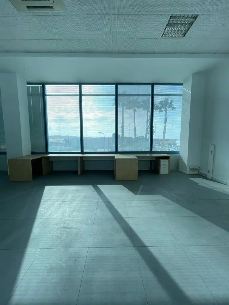 Office space with lift to rent in Ronda d'Europa 60, imagen 2