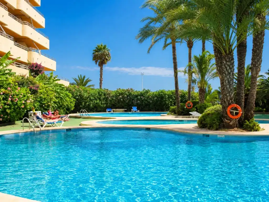 Piscina de Apartamento en venta en Calpe / Calp con Aire acondicionado, Jardín privado y Piscina comunitaria