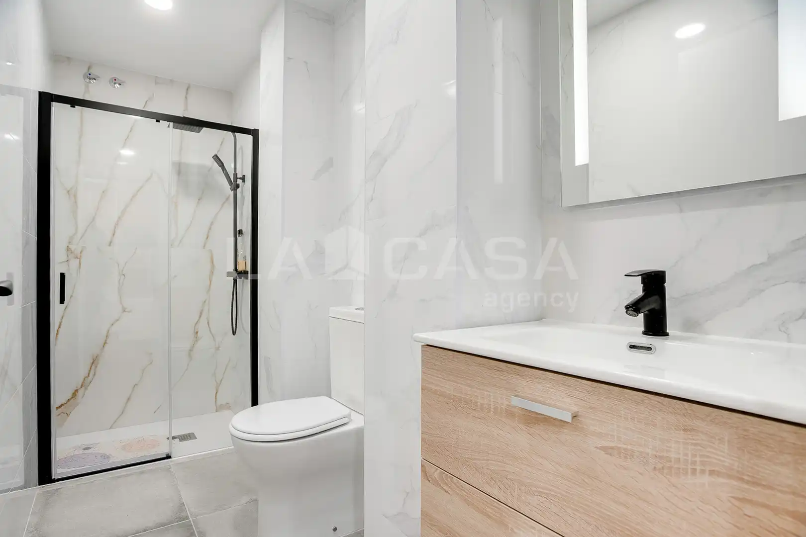 Badezimmer von Büro zum Verkauf in L'Hospitalet de Llobregat