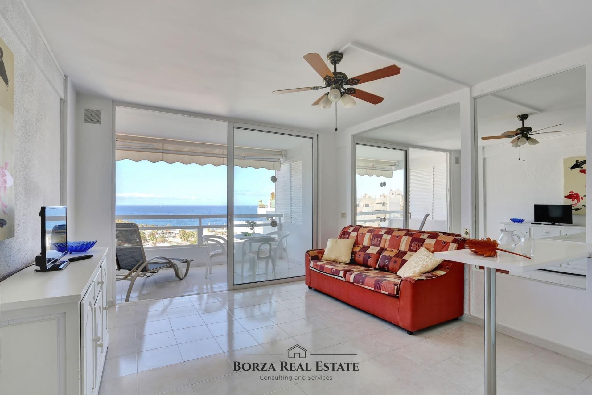 Sala d'estar de Apartament en venda en Adeje amb Terrassa, Moblat i Alarma