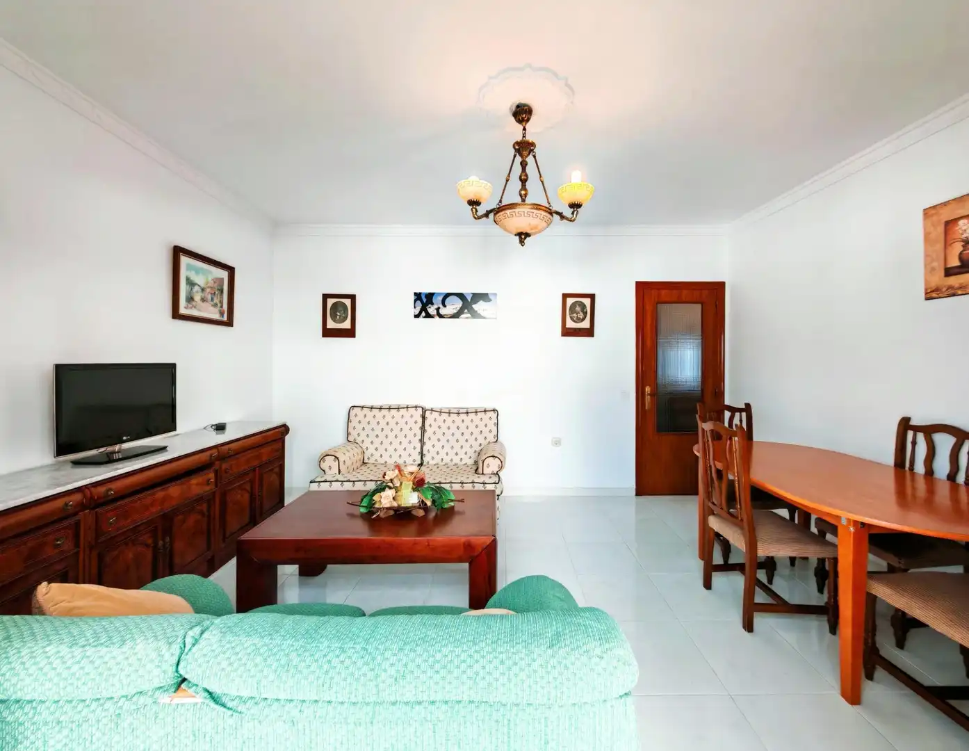Sala d'estar de Casa o xalet en venda en Vejer de la Frontera amb Aire condicionat, Terrassa i Moblat