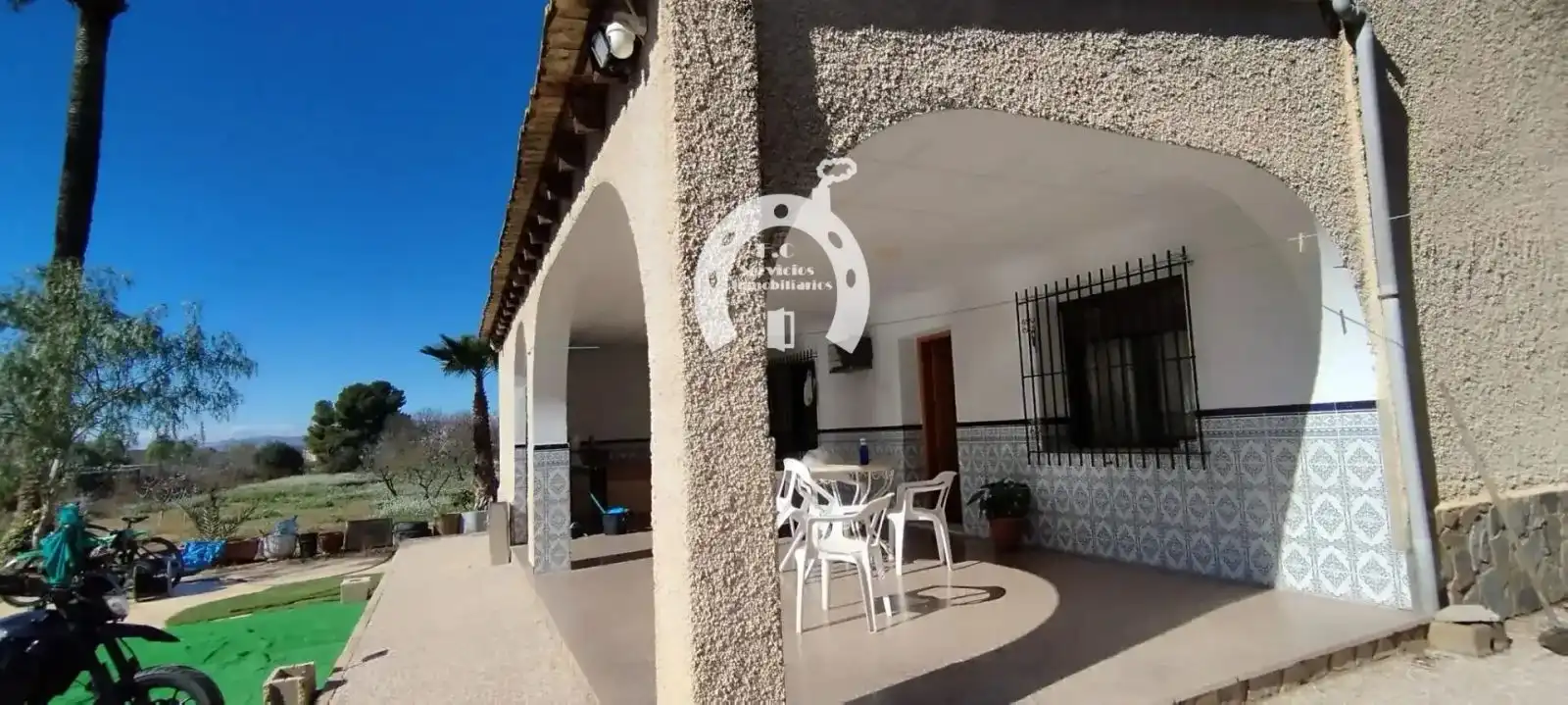 Vista exterior de Casa o xalet en venda en Elche / Elx amb Jardí privat, Terrassa i Traster