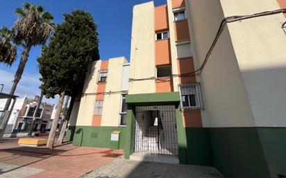 Außenansicht von Wohnung zum verkauf in Sanlúcar de Barrameda mit Terrasse und Balkon