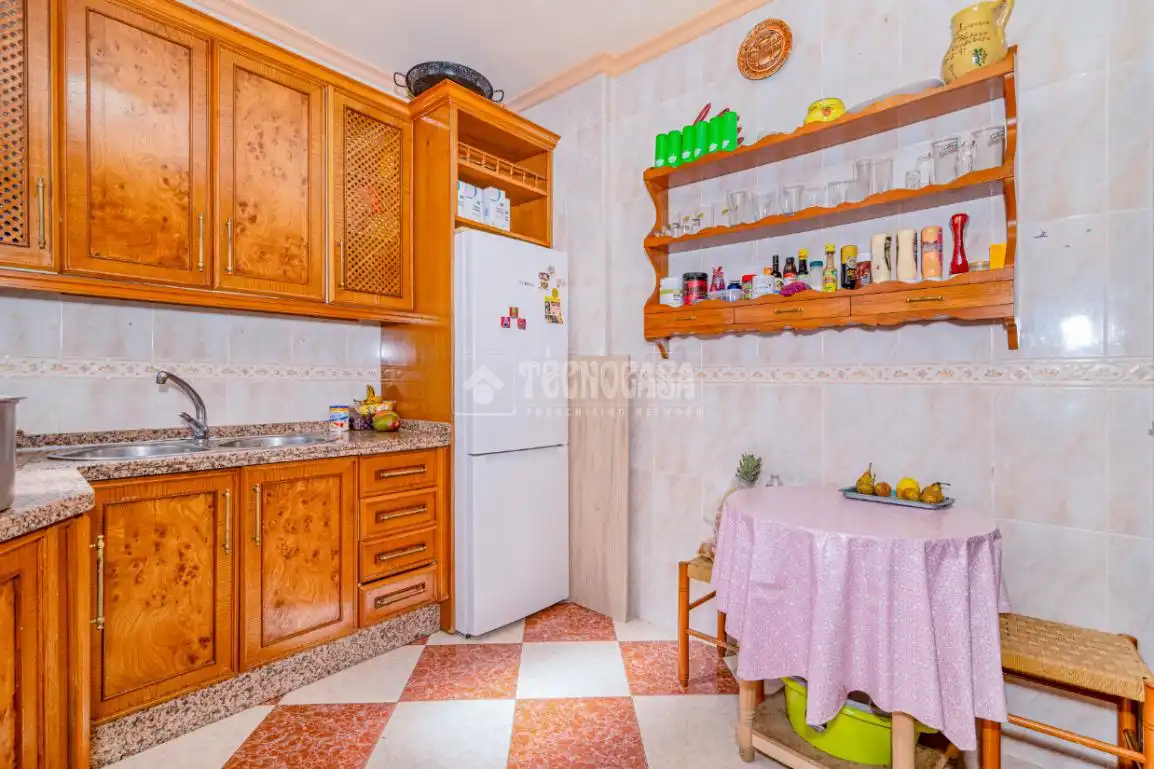 Cocina de Piso en venta en Lucena con Aire acondicionado, Amueblado y Balcón
