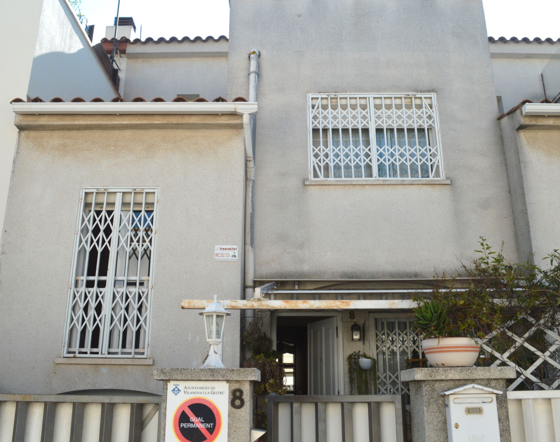 Exterior view of Single-family semi-detached for sale in Vilanova i la Geltrú  with Air Conditioner, Heating and Terrace
