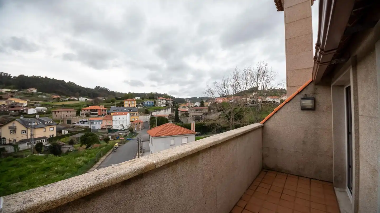Terrassa de Casa o xalet en venda en Culleredo amb Jardí privat, Terrassa i Traster