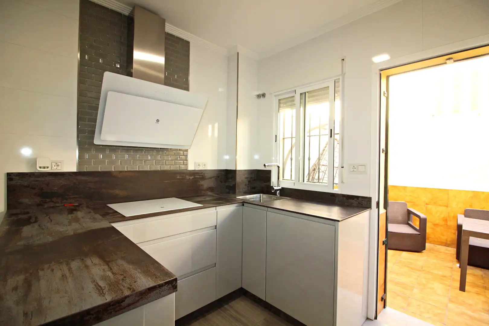 Cocina de Casa adosada en venta en San Juan del Puerto con Amueblado