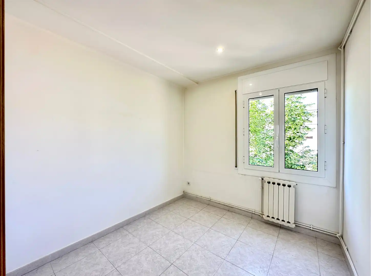 Schlafzimmer von Wohnung zum Verkauf in Torelló mit Heizung, Terrasse und Ofen