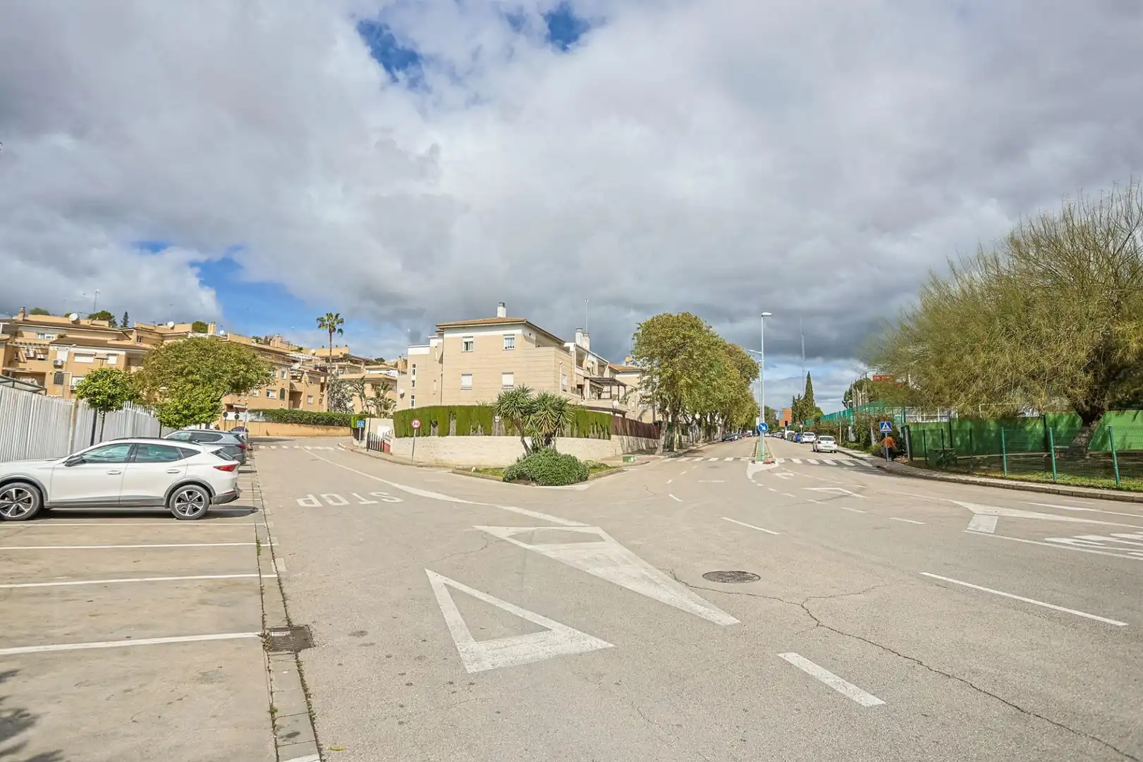 Vista exterior de Piso en venta en Tomares con Aire acondicionado, Jardín privado y Piscina comunitaria