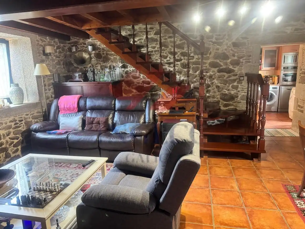 Casa rústica amb terrassa en venda a Leduzo, imagen 5