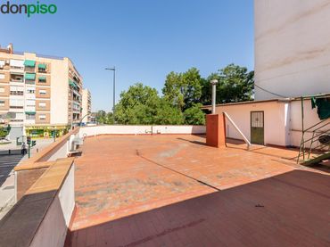 Residencial amb ascensor en venda a Avenida de Cádiz