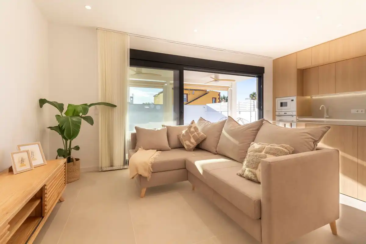 Sala de estar de Casa o chalet en venta en Torrevieja con Aire acondicionado, Jardín privado y Terraza