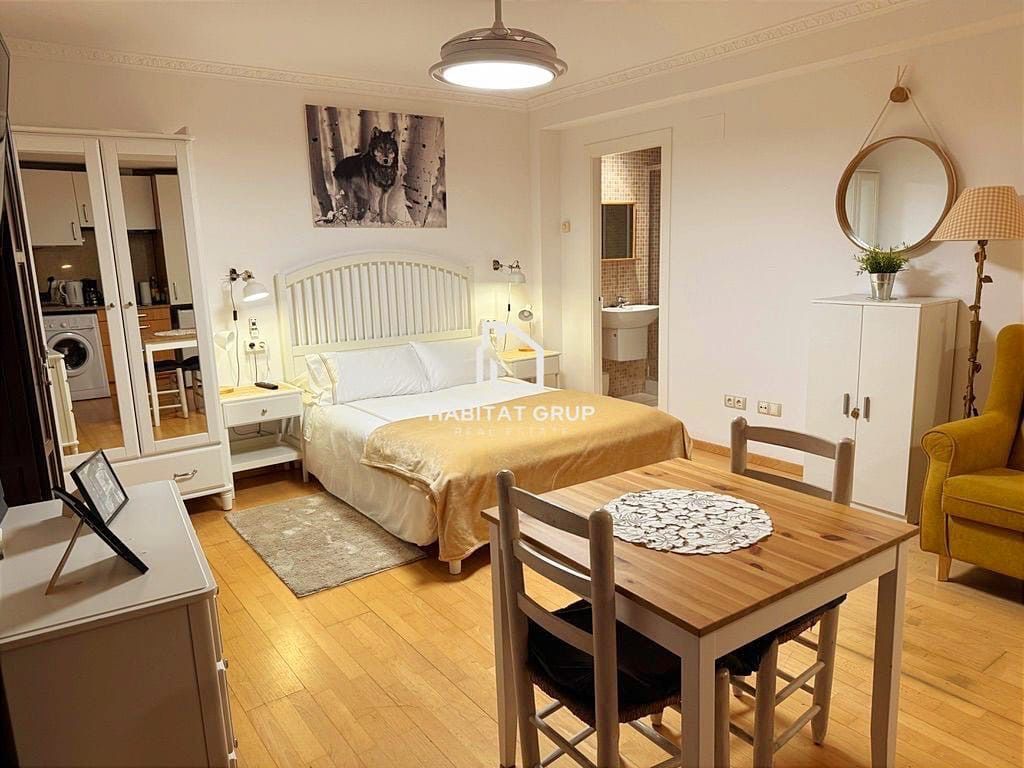 Bedroom of Study for sale in Girona Capital
