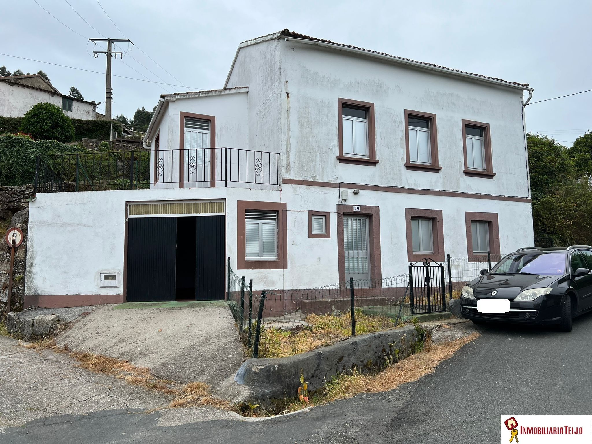 Vista exterior de Casa o xalet en venda en Ferrol amb Jardí privat, Terrassa i Traster