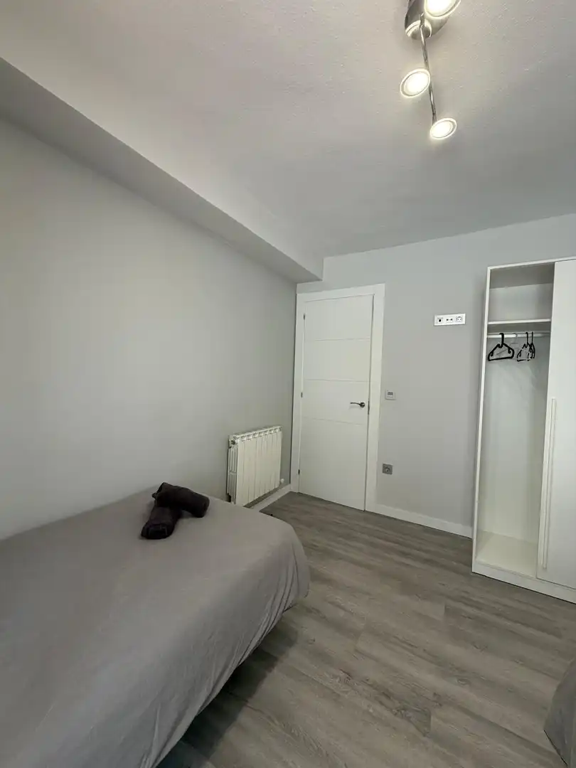 Schlafzimmer von Wohnung zur Miete in Gijón  mit Heizung, Terrasse und Balkon